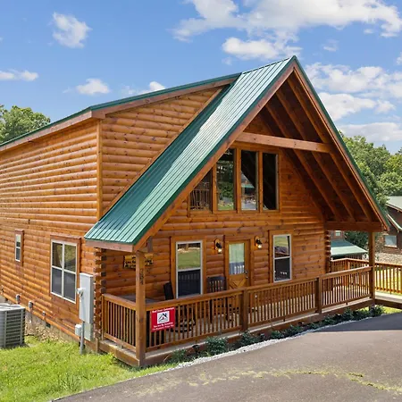 You Are My Sunshine - 3 Bedroom Cabin - Downtown Pigeon Forge!!